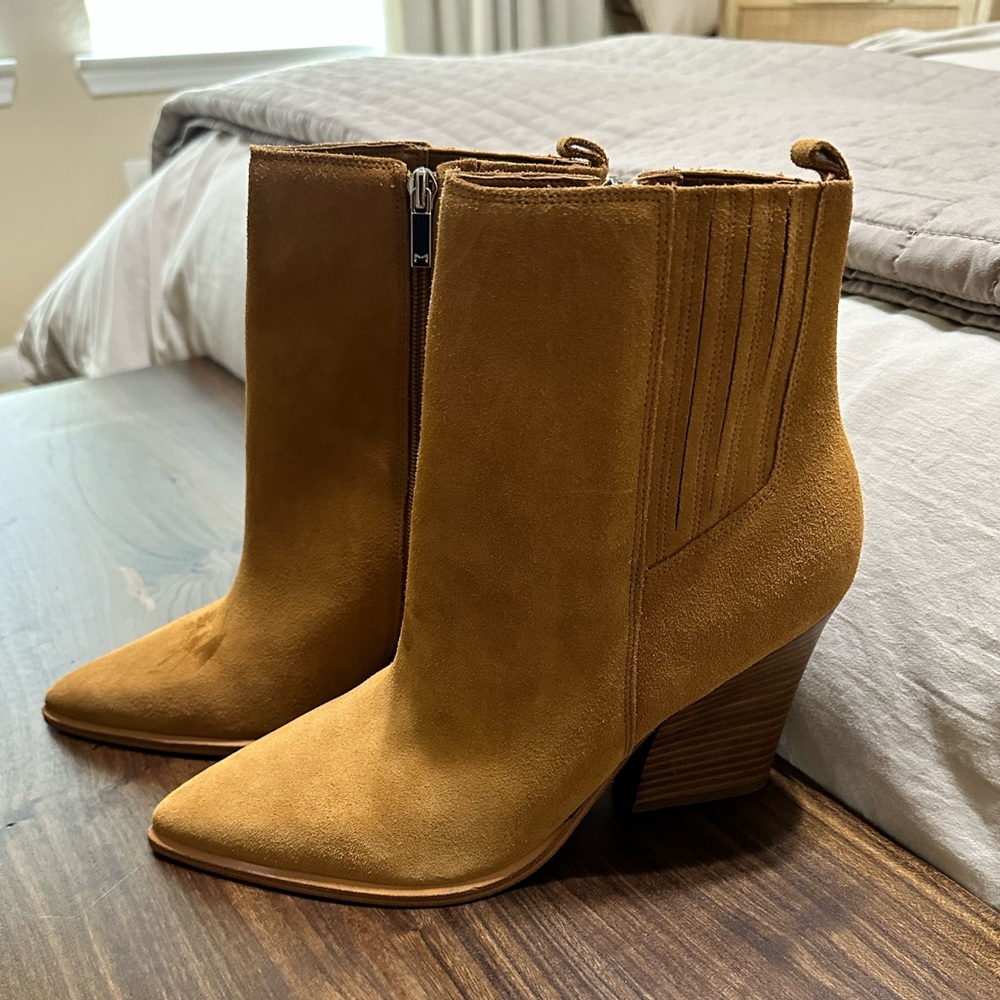 NWOT Marc Fisher Booties